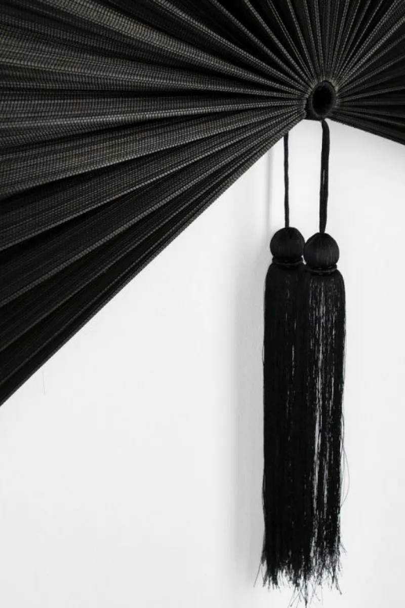 Hot Bizzotto VENTAGLIO DECORATIVO NANKA NERO 60X123